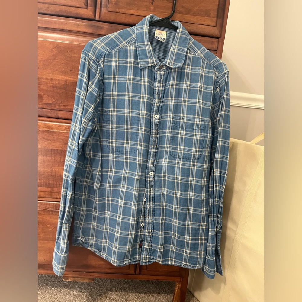 Men’s button down plaid shirt